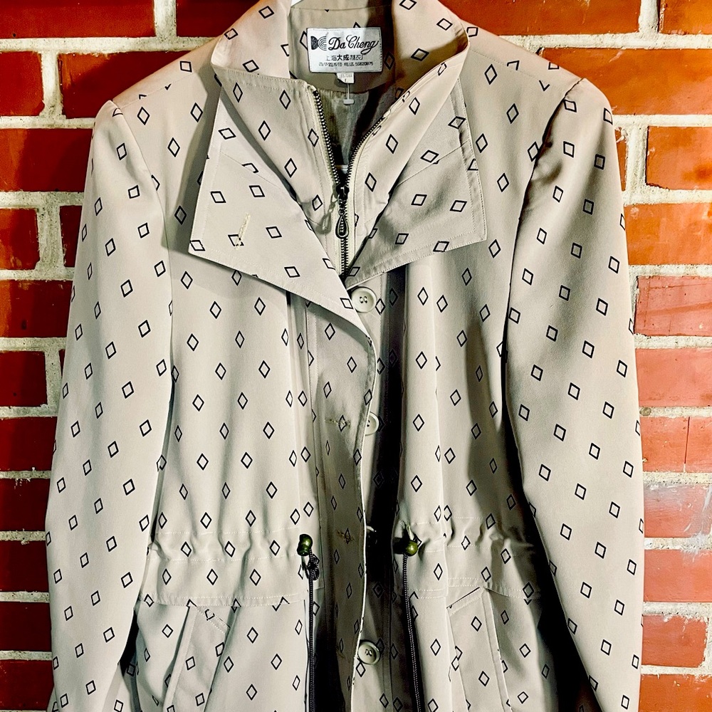 Vintage Da Cheng Rain Coat